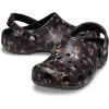 Crocs Unisex-Adult Classic Clog – Seasonal Graphic(Black Ditsy)