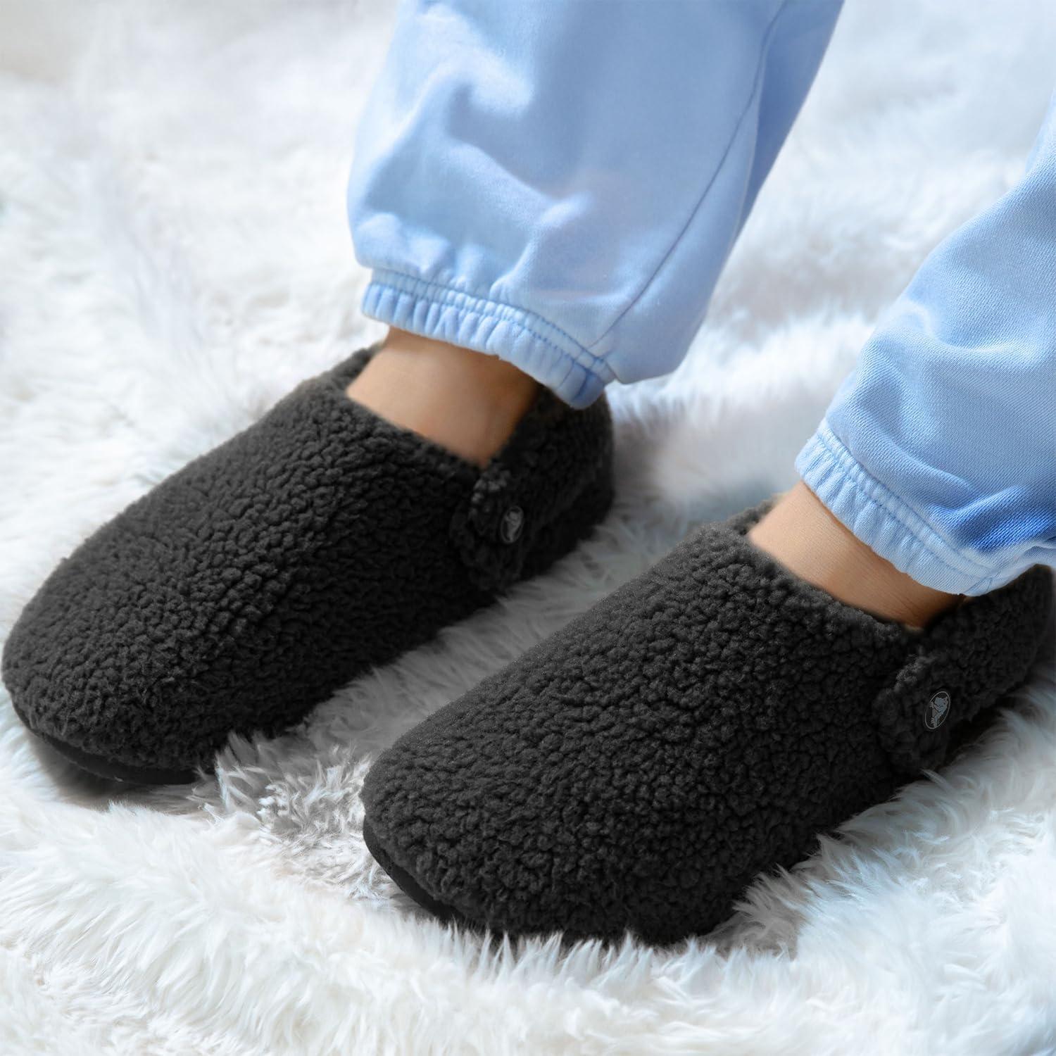 image:imageCrocs UnisexAdult Classic Cozzzy Slipper Fuzz Lined House Slippers for Women and MenBlack