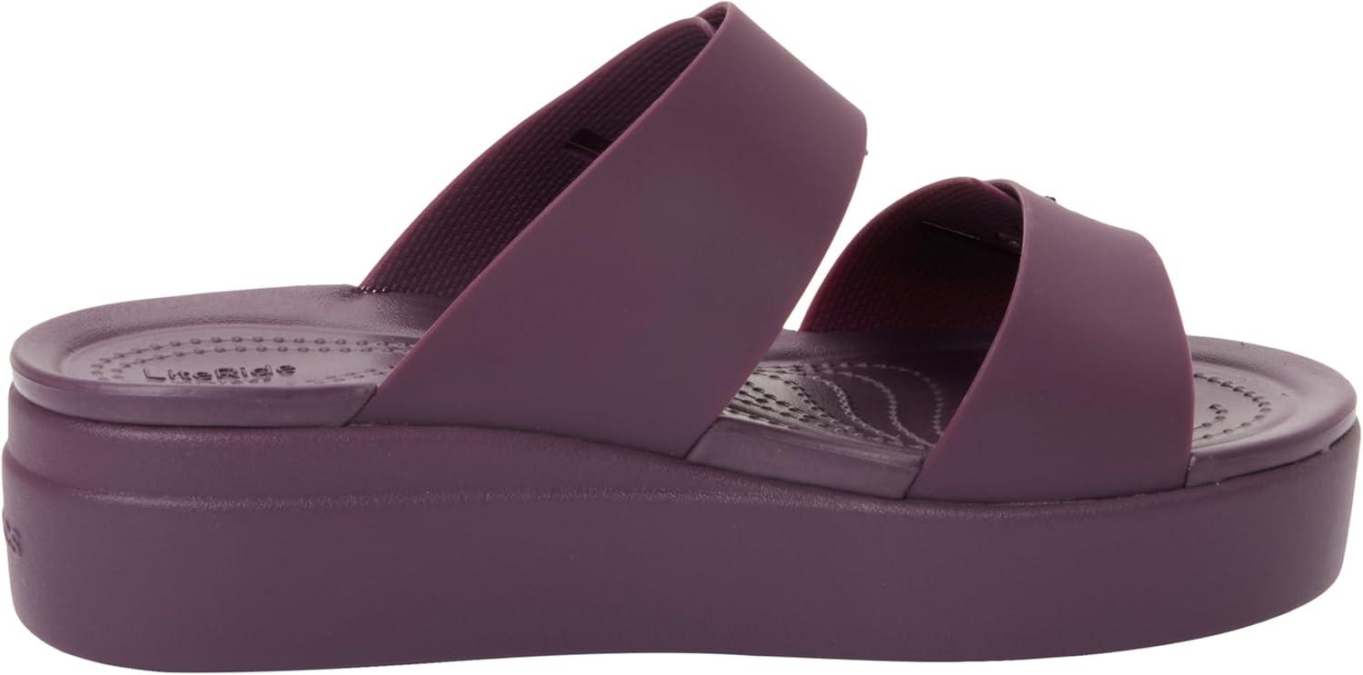 imageCrocs Femme Brooklyn Buckle Low Wedge Sandale calePlush Plum